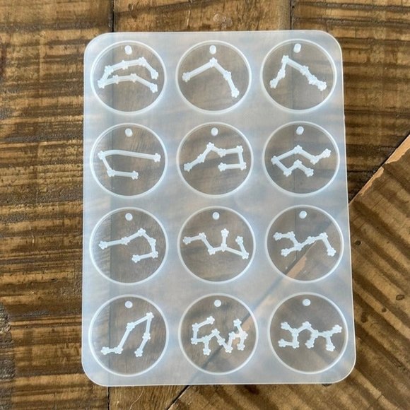 Constellation Round Pendants Silicone Molds - Earrings - Jewelry Making - Keycha - Picture 1 of 2